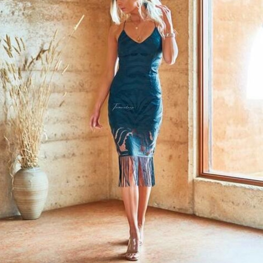 NWOT Lady Black Tie Navy Kahleesi Dress